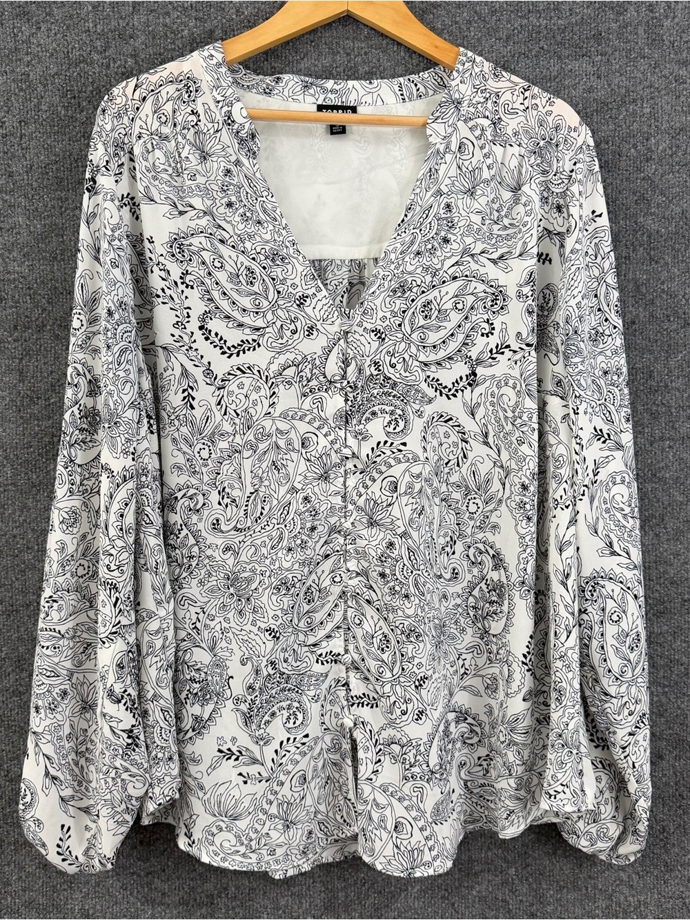 Torrid Womens 3X Long Sleeve Floral Paisley Top White Black Office Feminine